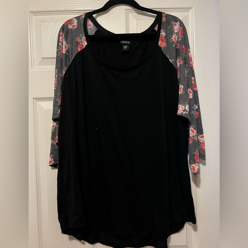 Torrid 3/4 length rose sleeve baseball style tee